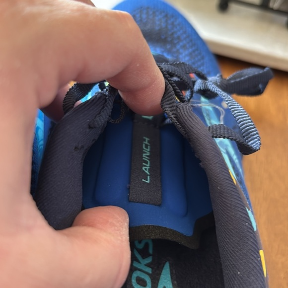 Brooks Launched 6 sneakers NWOT - Picture 7 of 11